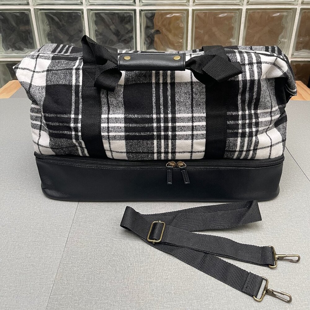 DSW Men's 2- tier Black Plaid Weekend Duffel Bag ,Travel Bag 20”L x 9”W x 11.5”H